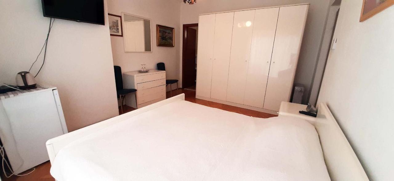 Rooms N&M Baška Voda Buitenkant foto